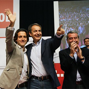 Zapatero: "La única esperanza del PP es ganar por la crisis porque no tiene ni Zapatero: "La única esperanza del PP es ganar por la crisis porque no tiene ni alternativa ni proyecto"