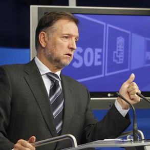 Iglesias critica el "desleal planteamiento" del PP en la lucha contra el terrori Iglesias critica el "desleal planteamiento" del PP en la lucha contra el terrorismo