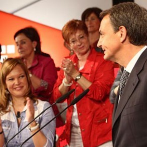 Zapatero defiende las leyes en favor de la Igualdad de su Gobierno frente a un R Zapatero defiende las leyes en favor de la Igualdad de su Gobierno frente a un Rajoy que está inédito