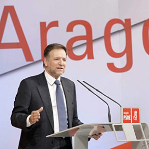 Marcelino Iglesias apuesta por la utilización de las energías renovables frent Marcelino Iglesias apuesta por la utilización de las energías renovables frente al PP que plantea hacer más centrales nucleares