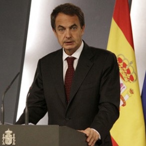El presidente del Gobierno acuerda con el presidente del Partido Popular suspend El presidente del Gobierno acuerda con el presidente del Partido Popular suspender la jornada electoral de este jueves