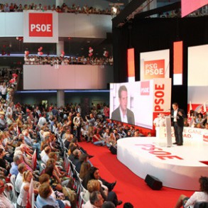 Elena Valenciano: "El PP no merece gobernar porque intentó que España cayera" Elena Valenciano: "El PP no merece gobernar porque intentó que España cayera"