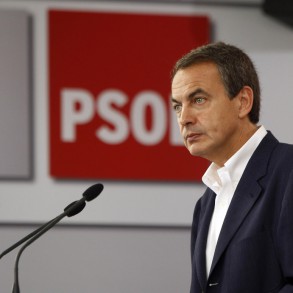Zapatero traslada al Comité Federal el respaldo unánime a Rubalcaba y asegura Zapatero traslada al Comité Federal el respaldo unánime a Rubalcaba y asegura que "es capaz de ganar en 10 meses unas elecciones"