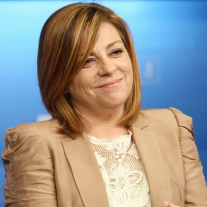 Elena Valenciano: "El nuevo lema del PP es todos a por Rubalcaba" Elena Valenciano: "El nuevo lema del PP es todos a por Rubalcaba"