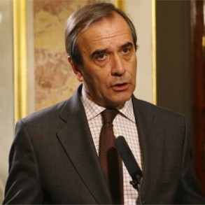 Alonso acusa al PP de cuestionar las cuentas de Castilla-La Mancha para justific Alonso acusa al PP de cuestionar las cuentas de Castilla-La Mancha para justificar su programa de recortes sociales