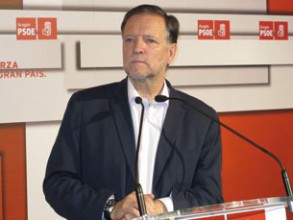 EL PSOE acusa al PP de gran irresponsabilidad al bloquear la renovación del Tri EL PSOE acusa al PP de gran irresponsabilidad al bloquear la renovación del Tribunal Constitucional