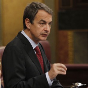 Zapatero le pide a Rajoy que aporte confianza y no crítica "fácil y populista" Zapatero le pide a Rajoy que aporte confianza y no crítica "fácil y populista"