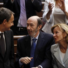 Zapatero acusa a Rajoy de ser el perro del hortelano: ni apoya, ni propone nada Zapatero acusa a Rajoy de ser el perro del hortelano: ni apoya, ni propone nada