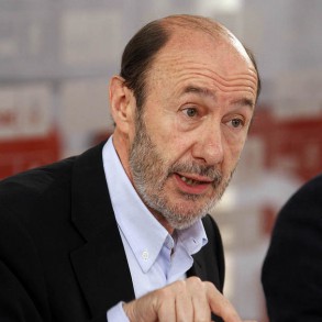 Rubalcaba trabaja en "un programa electoral creíble y ejecutable" con medidas " Rubalcaba trabaja en "un programa electoral creíble y ejecutable" con medidas "centradas en resolver el gran problema de los españoles, que es el empleo"