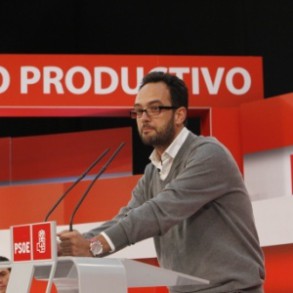 Antonio Hernando: "Mientras a Rubalcaba le preocupa España, al PP sólo le obse Antonio Hernando: "Mientras a Rubalcaba le preocupa España, al PP sólo le obsesiona Rubalcaba"