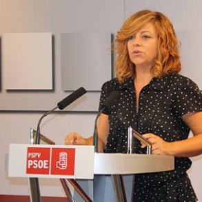 Elena Valenciano: "Las prisas de Rajoy no pueden estar por encima de los interes Elena Valenciano: "Las prisas de Rajoy no pueden estar por encima de los intereses de España"