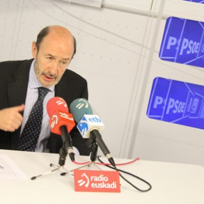 El PSOE lamenta que Pons comience poniendo condiciones a los debates entre Rubal El PSOE lamenta que Pons comience poniendo condiciones a los debates entre Rubalcaba y Rajoy