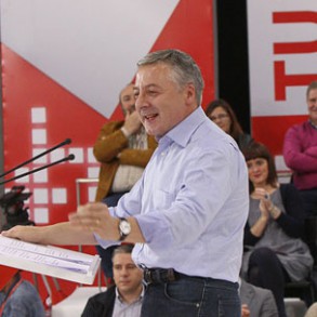 Blanco avisa a Bildu que está "siendo vigilado" y que el mismo tribunal que les Blanco avisa a Bildu que está "siendo vigilado" y que el mismo tribunal que les permitió presentarse se lo puede impedir