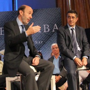 Rubalcaba advierte contra los "recortadores profesionales" que se escudan en el Rubalcaba advierte contra los "recortadores profesionales" que se escudan en el déficit para debilitar la Educación y la Sanidad públicas