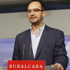 Hernando: "Rajoy vive en el silencio y la ambigüedad mientras Aguirre desvela s Hernando: "Rajoy vive en el silencio y la ambigüedad mientras Aguirre desvela su programa oculto de recortazos"