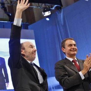 Zapatero destaca las virtudes de Rubalcaba como gobernante y anima al PSOE a pre Zapatero destaca las virtudes de Rubalcaba como gobernante y anima al PSOE a presentar un proyecto que transmita fuerza y confianza en España y en su futuro