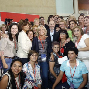 Rubalcaba anuncia que cambiará la Ley de Igualdad para hacer real la mayor pres Rubalcaba anuncia que cambiará la Ley de Igualdad para hacer real la mayor presencia de mujeres en los consejos de las grandes empresas