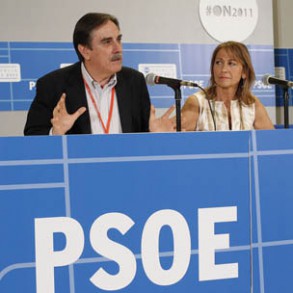 El PSOE plantea tres ejes de actuación para la recuperación del empleo El PSOE plantea tres ejes de actuación para la recuperación del empleo