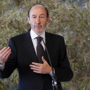 Rubalcaba anuncia que su principal objetivo si es presidente del Gobierno será Rubalcaba anuncia que su principal objetivo si es presidente del Gobierno será alcanzar "un gran acuerdo para el empleo porque es lo que necesita España"