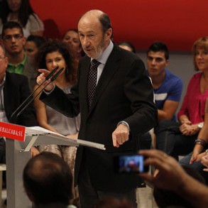 Rubalcaba: "En lugar de abaratar el despido, como pide la derecha, abarataré la Rubalcaba: "En lugar de abaratar el despido, como pide la derecha, abarataré la contratación"
