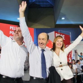 Rubalcaba: el programa del PP está hecho con "ambigüedad calculada" Rubalcaba: el programa del PP está hecho con "ambigüedad calculada"