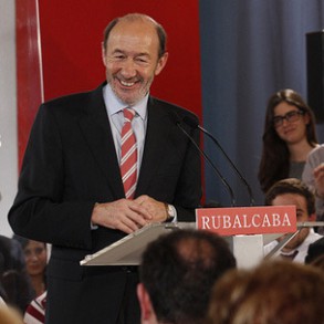 Rubalcaba: "O convencemos a Alemania de que ésta es también su crisis, o lo va Rubalcaba: "O convencemos a Alemania de que ésta es también su crisis, o lo vamos a pasar muy mal"