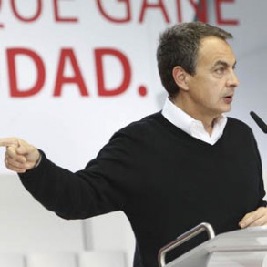 Zapatero pide votar a Rubalcaba porque "arriesga" y "da la cara" Zapatero pide votar a Rubalcaba porque "arriesga" y "da la cara"