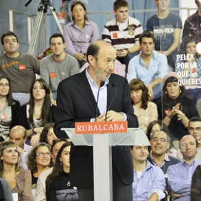 Rubalcaba: "Los escaños no los deciden ni los mercados ni las encuestas" sino l Rubalcaba: "Los escaños no los deciden ni los mercados ni las encuestas" sino los votos de los ciudadanos