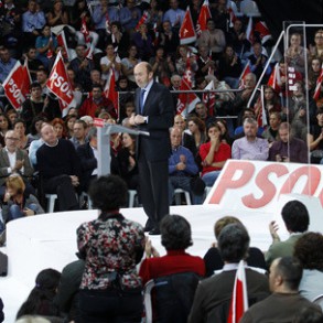 Rubalcaba reta a Rajoy a desvelar sus planes y le pregunta "qué es lo que escon Rubalcaba reta a Rajoy a desvelar sus planes y le pregunta "qué es lo que esconde"