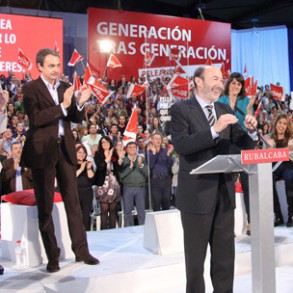 Rubalcaba pide a los ciudadanos "que no esperen al día 21" para protestar por l Rubalcaba pide a los ciudadanos "que no esperen al día 21" para protestar por los recortes del PP y "voten el día 20 para evitarlos en las urnas"
