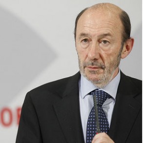 Rubalcaba pide a Rajoy que reclame en la UE "flexibilidad" para alcanzar el obje Rubalcaba pide a Rajoy que reclame en la UE "flexibilidad" para alcanzar el objetivo del déficit
