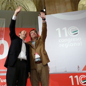 Rubalcaba insta a Rajoy a llegar a un gran acuerdo "social, institucional y político para una gran país como España"