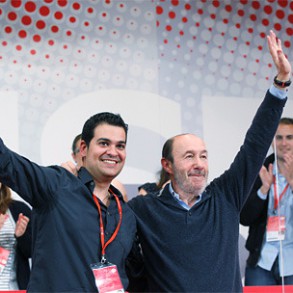 Rubalcaba: "Le pido a Rajoy que deje de ser el último mohicano de la austeridad Rubalcaba: "Le pido a Rajoy que deje de ser el último mohicano de la austeridad, que deje de recortar los servicios básicos"