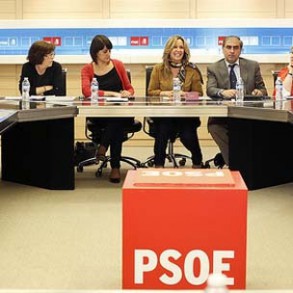 El PSOE dice que "el Gobierno de Rajoy impone un cambio de modelo en la sanidad El PSOE dice que "el Gobierno de Rajoy impone un cambio de modelo en la sanidad pública"