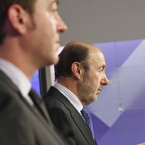 Rubalcaba: Apoyamos la reforma del sistema financiero, pero no a cualquier pre Rubalcaba: Apoyamos la reforma del sistema financiero, pero no a cualquier precio