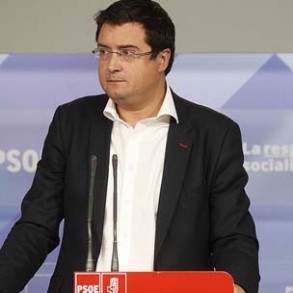 EL PSOE pide la dimisión inmediata de Fátima Báñez de confirmarse que ha fil EL PSOE pide la dimisión inmediata de Fátima Báñez de confirmarse que ha filtrado la información del ERE del PSOE a los medios