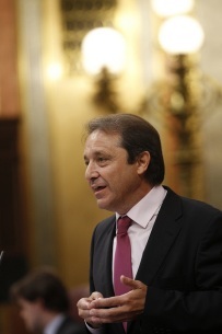 El TC admite a trámite el recurso del PSOE contra el Decreto-Ley de RTVE El TC admite a trámite el recurso del PSOE contra el Decreto-Ley de RTVE
