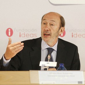 Rubalcaba denuncia que los recortes del Gobierno aumentarán un punto la recesión de nuestra economía para 2013 y provocarán 200.000 parados más