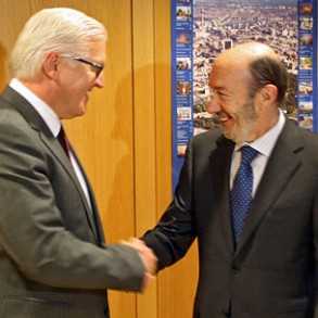 Rubalcaba continúa este lunes en Berlín con su gira europea para apostar por p Rubalcaba continúa este lunes en Berlín con su gira europea para apostar por políticas de crecimiento en la UE