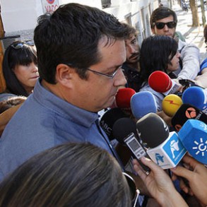 Óscar López: "Hoy miles de ciudadanos van a salir a las calles para decir no a Óscar López: "Hoy miles de ciudadanos van a salir a las calles para decir no a nueve meses de recortes y mentiras del PP"