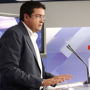 Óscar López: "Rajoy y Wert nos hacen retroceder 25 años en educación" Óscar López: "Rajoy y Wert nos hacen retroceder 25 años en educación"