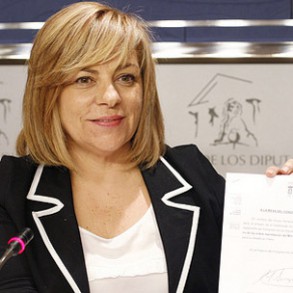 Elena Valenciano: "Presentaremos una serie de iniciativas políticas para rescat Elena Valenciano: "Presentaremos una serie de iniciativas políticas para rescatar a las personas que están en riesgo de exclusión"