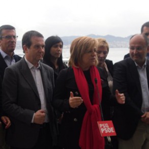 Elena Valenciano exige que, antes del <br> 21-O, Rajoy y Feijóo digan qué van Elena Valenciano exige que, antes del <br> 21-O, Rajoy y Feijóo digan qué van a hacer con las pensiones