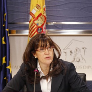 Soraya Rodríguez acusa al Gobierno de destruir directamente 50.000 empleos púb Soraya Rodríguez acusa al Gobierno de destruir directamente 50.000 empleos públicos y pide la comparecencia de Rajoy