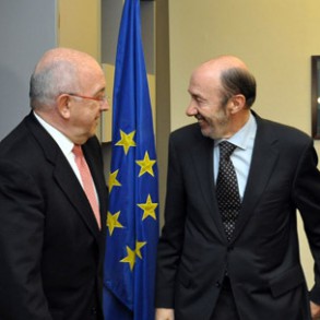 Rubalcaba: "La situación es peor que hace un año; hay más recesión, más des Rubalcaba: "La situación es peor que hace un año; hay más recesión, más desempleo y, lo que es peor, hay más desigualdad"