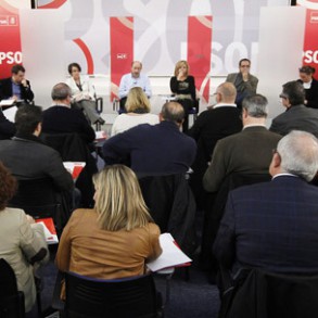 El PSOE implicará a toda su organización en el plan de acción solidaria "Resc El PSOE implicará a toda su organización en el plan de acción solidaria "Rescatar a las Personas" para combatir los efectos de la crisis y de los recortes del PP