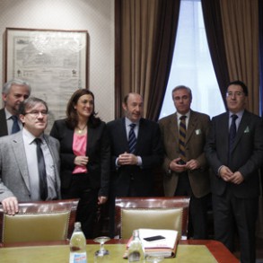 El PSOE pide al Gobierno que apruebe un decreto ley que deje sin efecto la Ley d El PSOE pide al Gobierno que apruebe un decreto ley que deje sin efecto la Ley de tasas judiciales en el próximo Consejo de Ministros