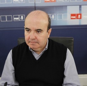 El PSOE advierte de que las posiciones siguen distantes con el Gobierno, pero ma El PSOE advierte de que las posiciones siguen distantes con el Gobierno, pero mantiene su voluntad de intentar alcanzar un acuerdo sobre la reforma
