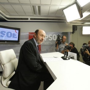 Rubalcaba asegura que "merece la pena" intentar alcanzar un Pacto por el Empleo Rubalcaba asegura que "merece la pena" intentar alcanzar un Pacto por el Empleo buscando "zonas de acuerdo"