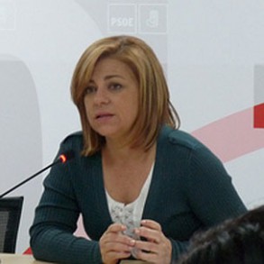 Elena Valenciano: "Para resolver la crisis de desconfianza hacia la política ha Elena Valenciano: "Para resolver la crisis de desconfianza hacia la política hay que decir la verdad y saber hasta dónde llega el caso Bárcenas"